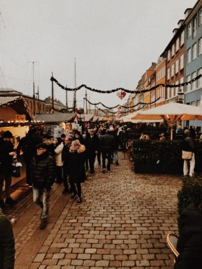 Klänning för en tysk vintermarknad